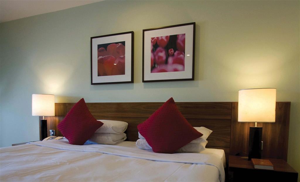 Best Western Ship Hotel Weybridge Room photo